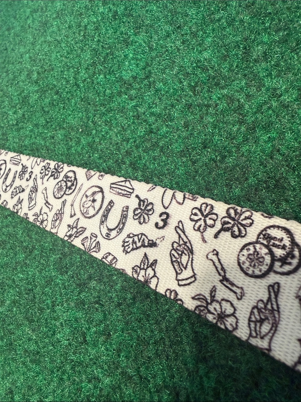 *RARE* Nike All Over Print “Lucky Themed” Adjustable Belt (48” End to End) - Picture 3 of 6